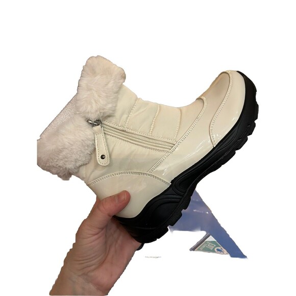 Easy Street Women Fur Cuff Winter Ankle Booties Frosty Size US 7M Winter White - Picture 6 of 10